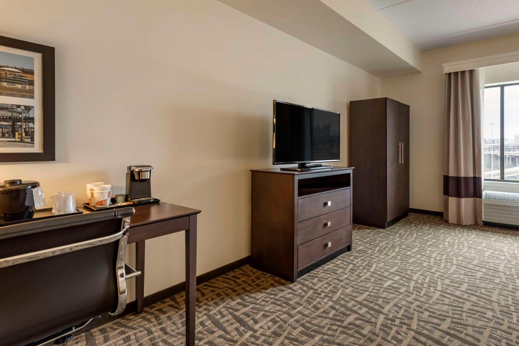 Comfort Inn & Suites Pittsburgh-Northshore Zewnętrze zdjęcie