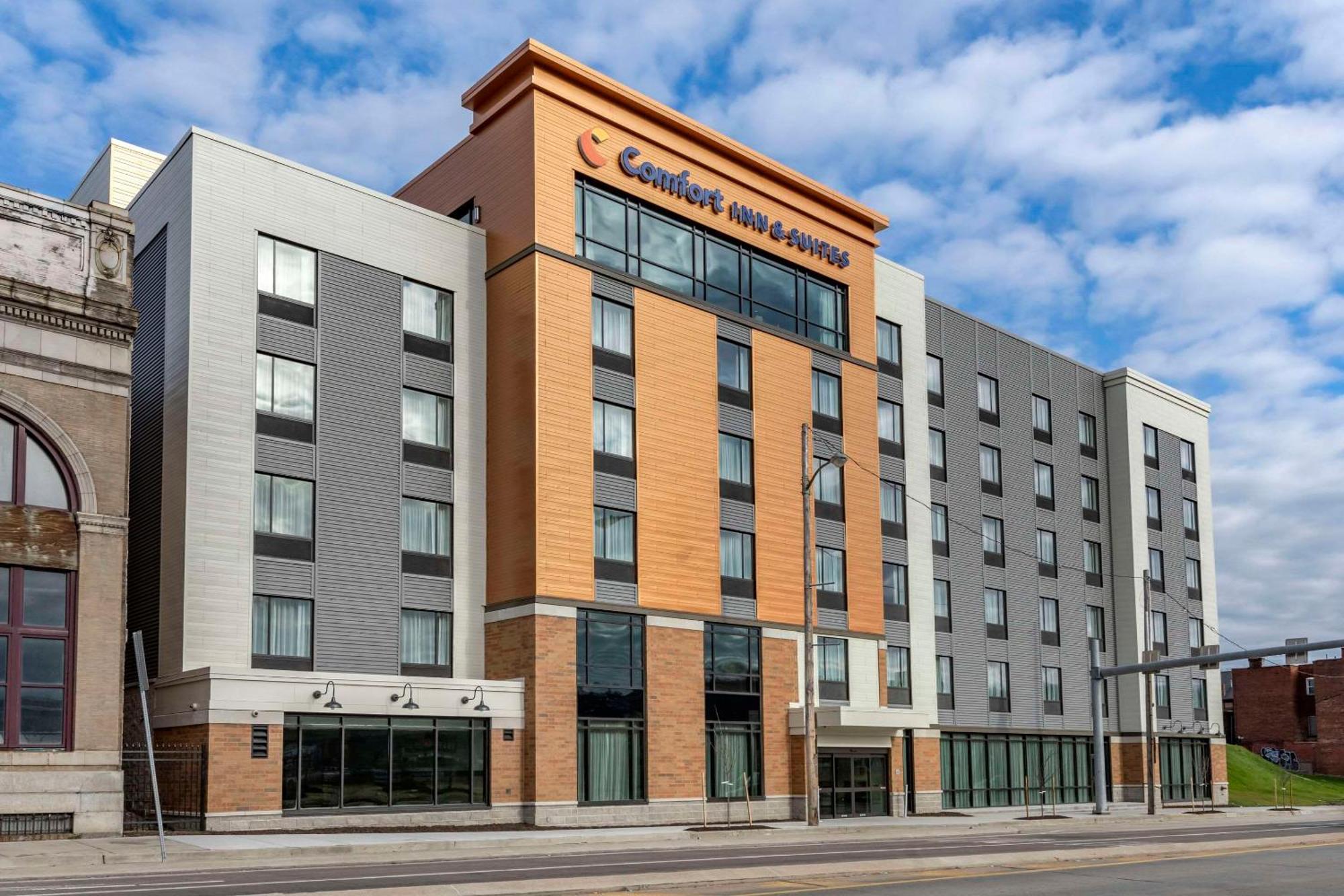 Comfort Inn & Suites Pittsburgh-Northshore Zewnętrze zdjęcie